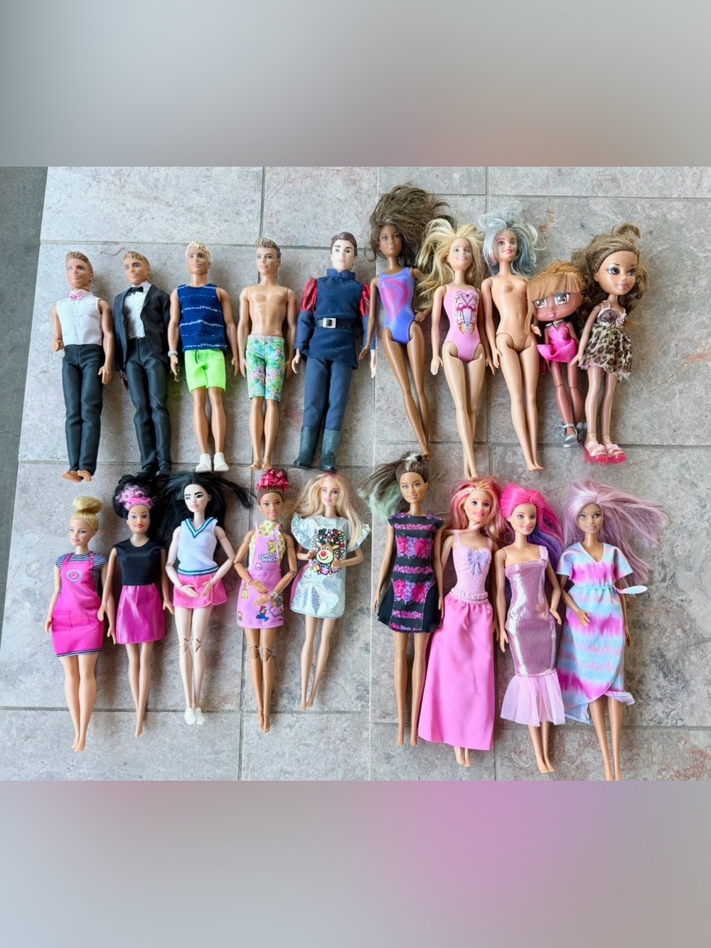 Bundle 19 Barbie, Ken and other dolls